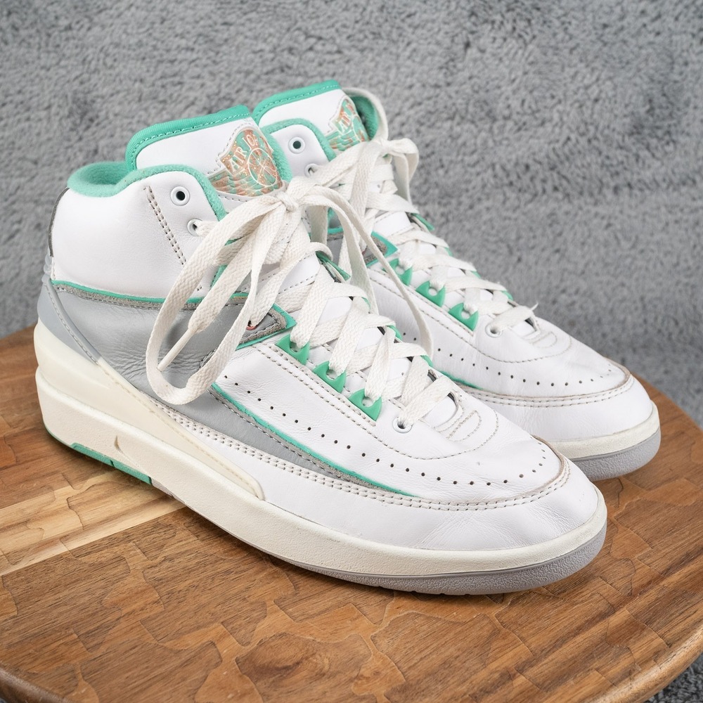 [FN6755-100] Womens Size 8 Air Jordan RETRO 2‎ 'CRYSTAL MINT'